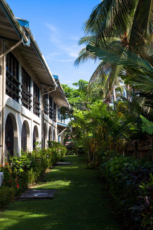 Coastwatchers Hotel Madang Екстер'єр фото